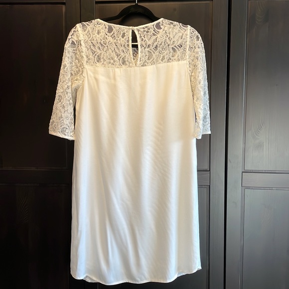 RW&CO. Shift Dress With White Lace Sleeves - Picture 4 of 5